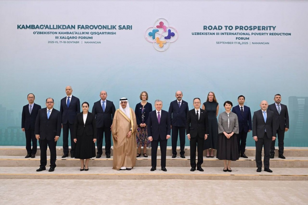   Har bir kambag‘al oilada kamida 1 nafar oliy maʼlumotli bo‘lishi uchun imtiyozli taʼlim krediti va davlat grantlari ko‘paytiriladi.