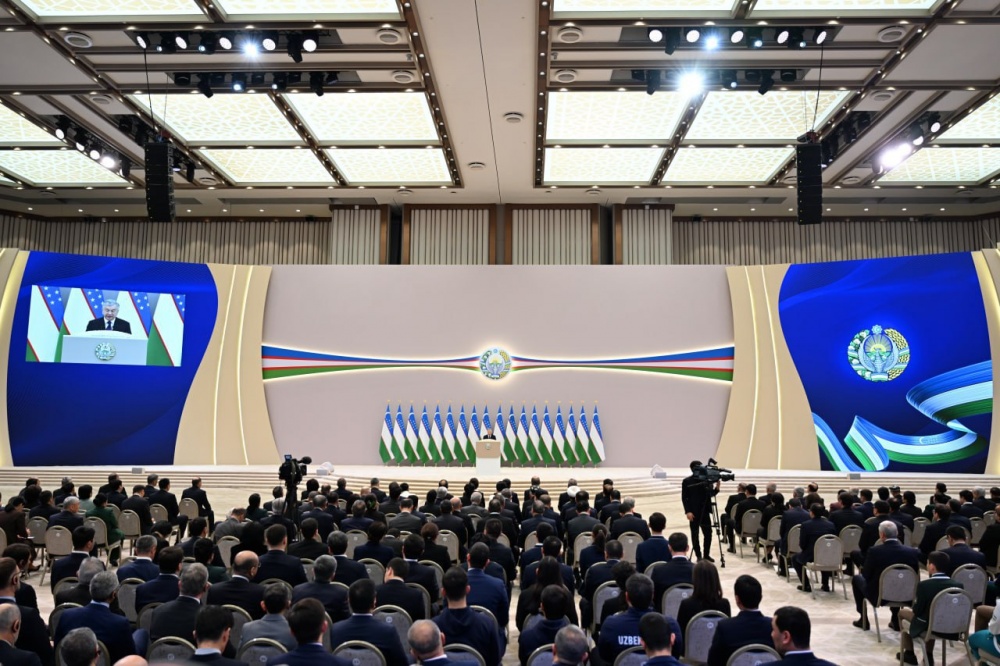 Bugun davlatimiz rahbari Shavkat Mirziyoyev Oliy Majlis va ko‘p millatli xalqiga Murojaatnoma yo‘lladi.